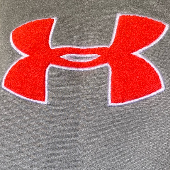 Under Amour Sweatshirt - Picture 8 of 8